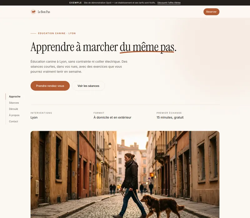 Site vitrine de démonstration d’un éducateur canin lyonnais : titre, boutons de réservation et photo du Vieux Lyon.